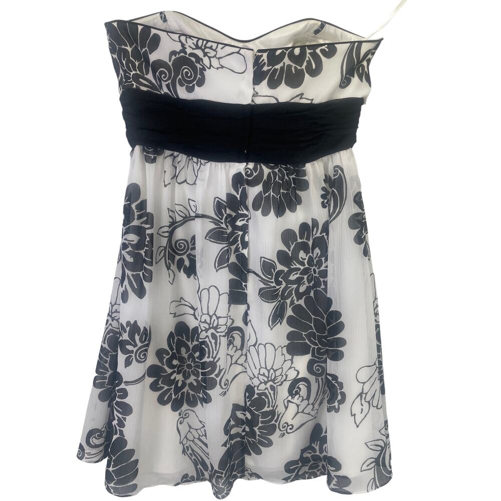 White House Black Market Sleeveless Princess Empire Waist Floral White/Blk Sz 8 - Picture 6 of 11